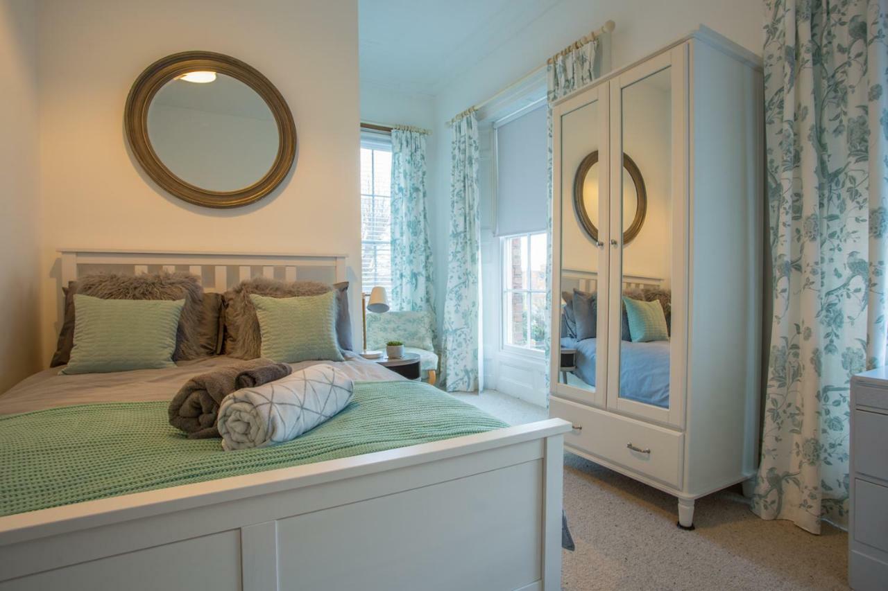 Stylish Apartment Close To Gloucester Quays & Docks Esterno foto