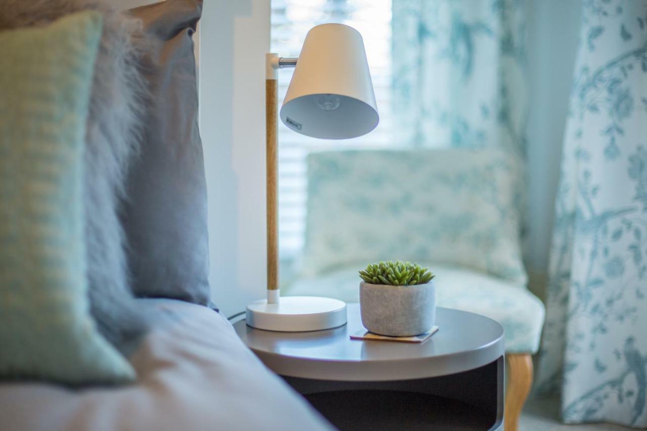 Stylish Apartment Close To Gloucester Quays & Docks Esterno foto