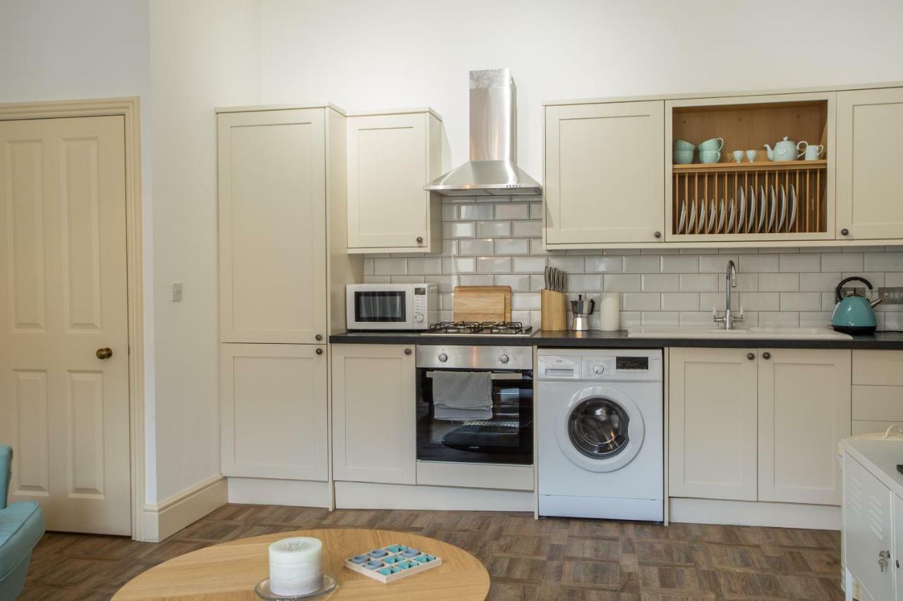 Stylish Apartment Close To Gloucester Quays & Docks Esterno foto